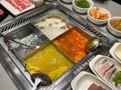 -海底捞火锅(曹安公路店)