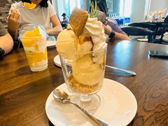 -Chom Cafe and Restaurant