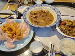 -雪乡人家东北菜·铁锅炖一切(高斯路店)