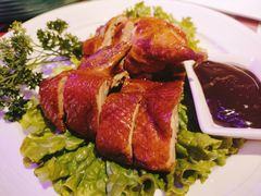 港式脆皮熏鸭-邓丽君音乐主题餐厅