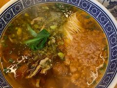 辣肉汤面-沪西老弄堂面馆(定西路店)