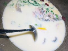 -咕嘟草帽鱼·牛奶一样的鲜鱼汤(包河万达广场创始店)