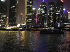 -黄浦江游览十六铺3号码头网红自助餐