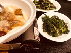 -鱼鲜饭香·招牌汽锅剁椒鱼头王