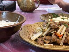 干锅带皮牛肉-古城苗家土菜馆(河景餐厅店)