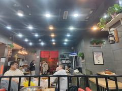 -愉肴麻辣香锅(中山路店)