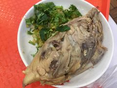 煮鸡架-老王四季抻面(南六东路店)