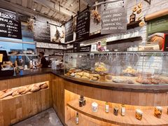 面包甜点陈列柜-O'mills Sourdough Bakery&Bistro(永嘉路店)