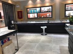 -吴良材眼镜(美罗城店)