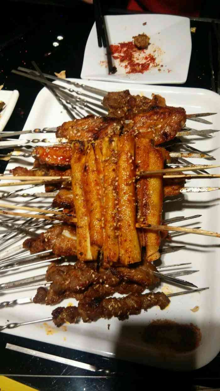 牛魔王烤吧-"非常好吃,很喜欢,老板人很好,服务员也漂.