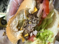 单层芝士凤梨牛肉堡-牛纽塔·牛人堡(群众路店)