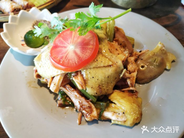 大头虾越式风味餐厅(光明广场店)越式盐焗麻油鸡图片