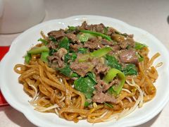 招牌湿炒牛河-潮泰牛肉火锅 · 创于1992年(车公庙店)