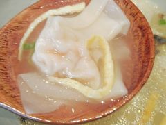 鱼籽鲜虾小馄饨-陈家生煎(世茂双子塔店)