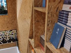 -新华里咖啡书吧(新华书店小寨店)