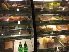 面包甜点陈列柜-星巴克(温州龙湾万达店)