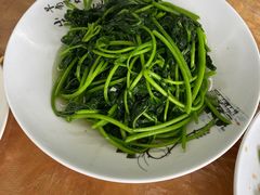 自种青菜-梅姐海鲜餐厅(水头海鲜街店)