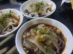 -烤肉小伙烤肉店