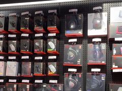 -ROG玩家国度(美罗城店)