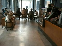 大堂-星巴克(前滩世贸中心店)