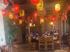 -头上红煨盐鸡·非遗院子餐厅