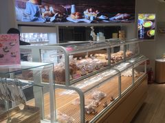 面包甜点陈列柜-好利来(新宜白店)