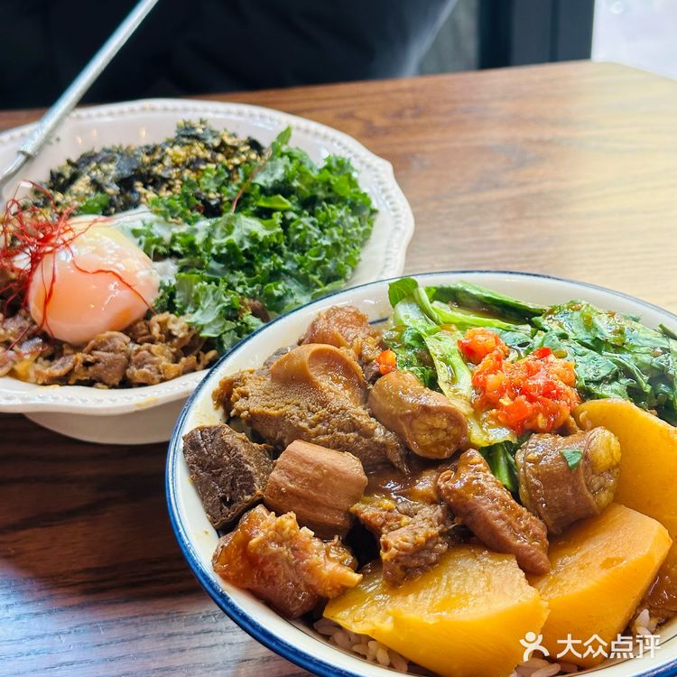 冬天来一碗热腾腾牛杂饭～