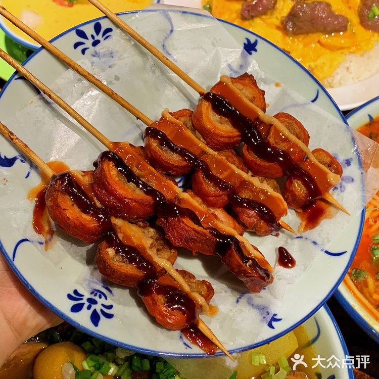 不去🇭🇰也能吃正宗车仔面 鸡排肥汁米线太香！
