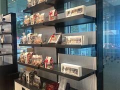-Laderach 莱德拉(上海环贸iapm店)