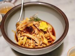 敲糖棒棒鸡-辛香汇·现炒川菜(淮海路百盛店)