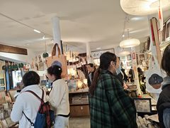 -邊城書店