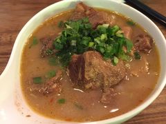 香辣牛腩面-翠华餐厅