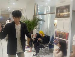 大厅-3AM HAIR SALON烫发染发接发