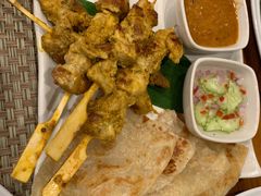 -Chom Cafe and Restaurant