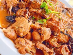 小笨鸡炖榛蘑-哈尔滨春饼(朝山街店)