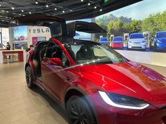 -TESLA 特斯拉(上海太古汇体验店)