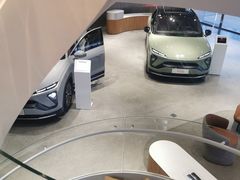 -蔚来中心(北京中关村店)