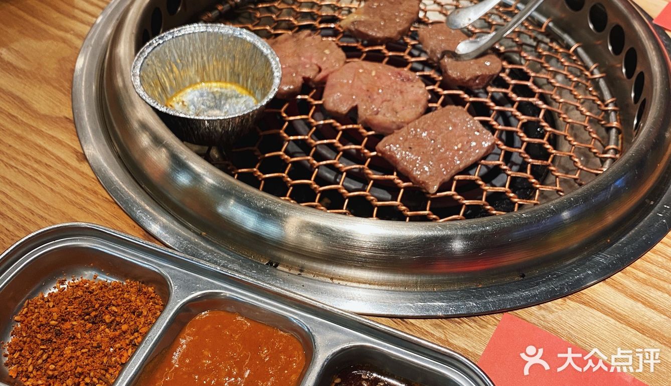 姐妹说很想吃烤肉就去了这一家，肉是真的不错
