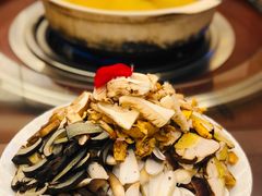 -野菌皇海景野生菌火锅(滨海大道店)