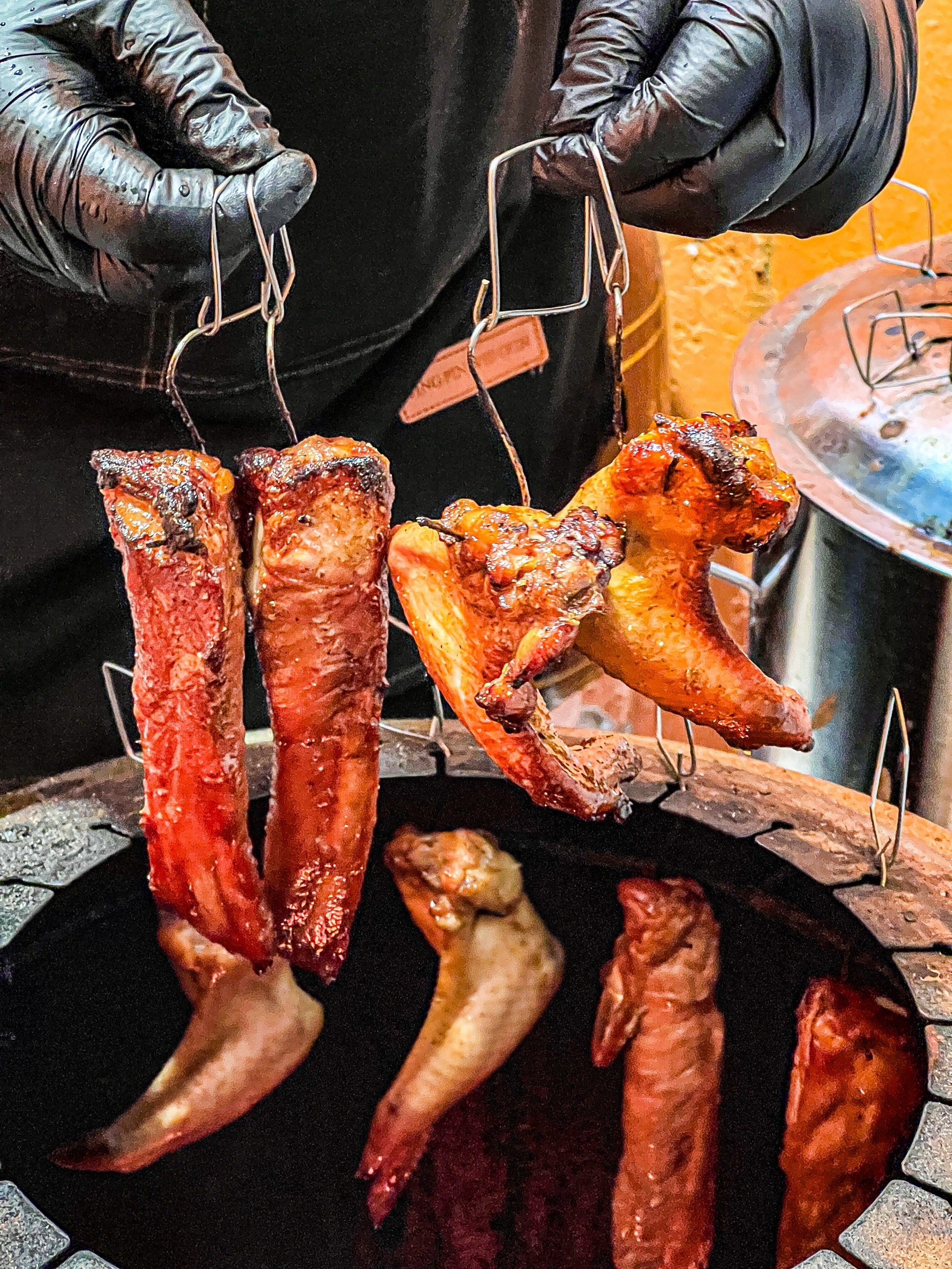 果然没令我失望🤩🤩
走的时候还要打包吊烧鸡翅和排骨!