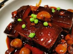 板栗红烧肉-小大董·烤鸭(凤凰汇店)