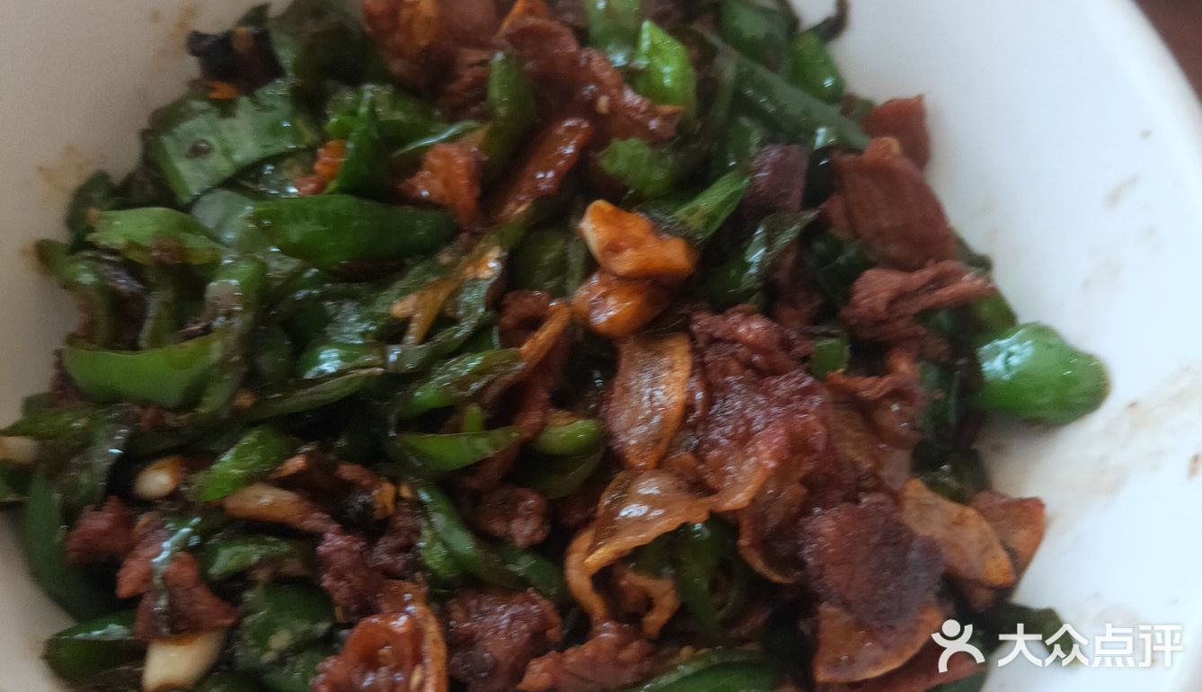 环境干净的店子呷一呷，就找了这厶丽君饭店