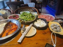 -东巴婆婆云南鱼豆花火锅(大东门店)