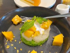 -Chom Cafe and Restaurant