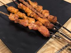 月半松板肉-月半小炉焖烤