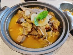 酸木瓜炖牛腩-半山腰·云南菜(侨福芳草地店)