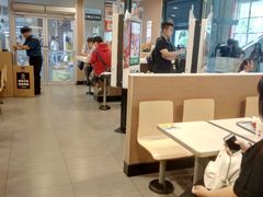 -麦当劳(轻轨曹杨路店)