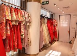 点击看大图 -GRACE KELLY婚纱与礼服(北京店)