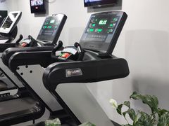 器械区-袁振健身工作室