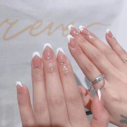 -雪奈传统美甲美睫
